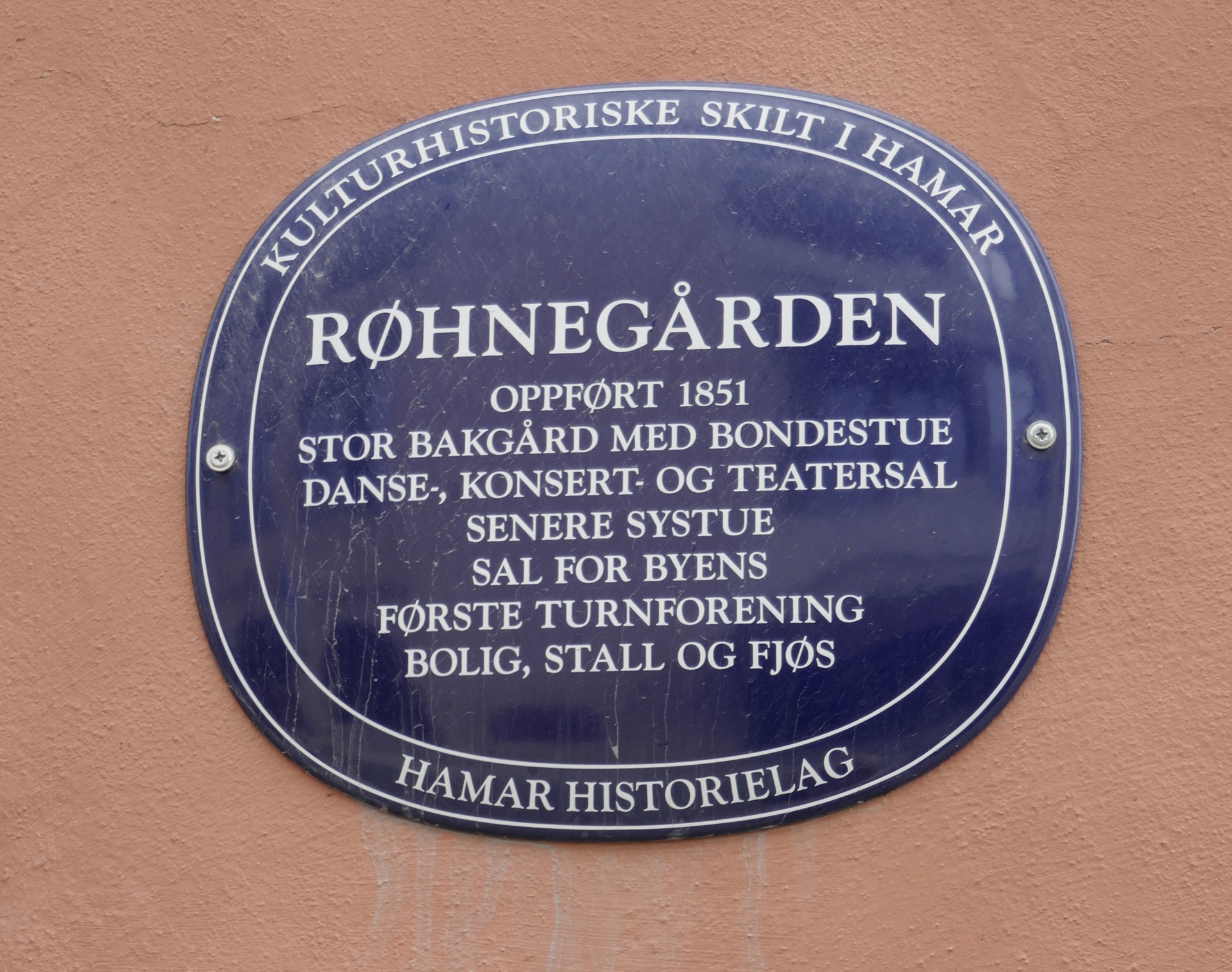 Røhnegården er blåmerket